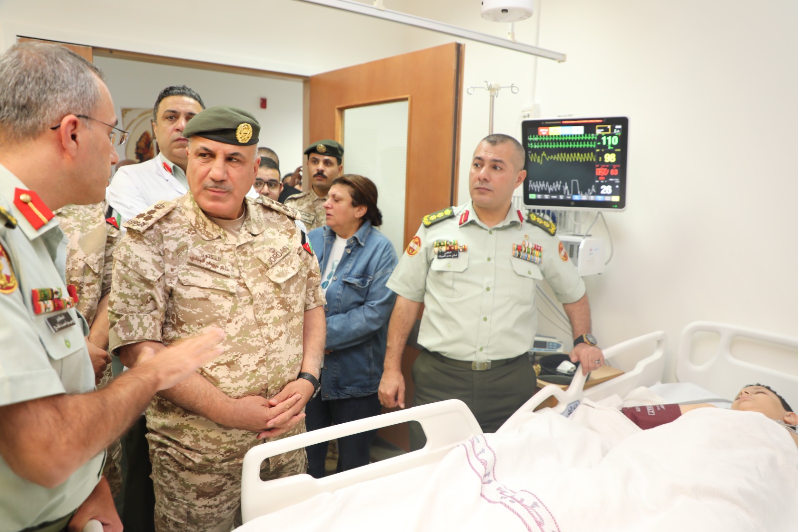 بتوجيهات ملكية ..  القوات المسلحة تخلي مصابي حادثة الكرك إلى المدينة الطبية 