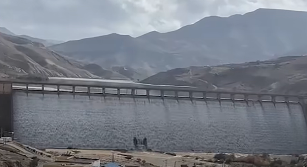 فيضان سد الموجب للمرة الثانية خلال أسبوعين 