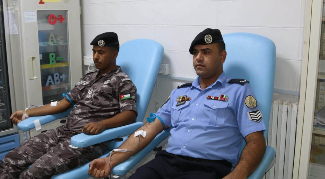 الأمن العام ينظّم حملة للتبرع بالدم دعماً لمصابي جريمة الكرك 