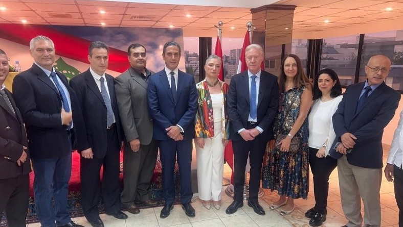 رجي يلتقي بأبناء الجالية اللبنانية في الأردن