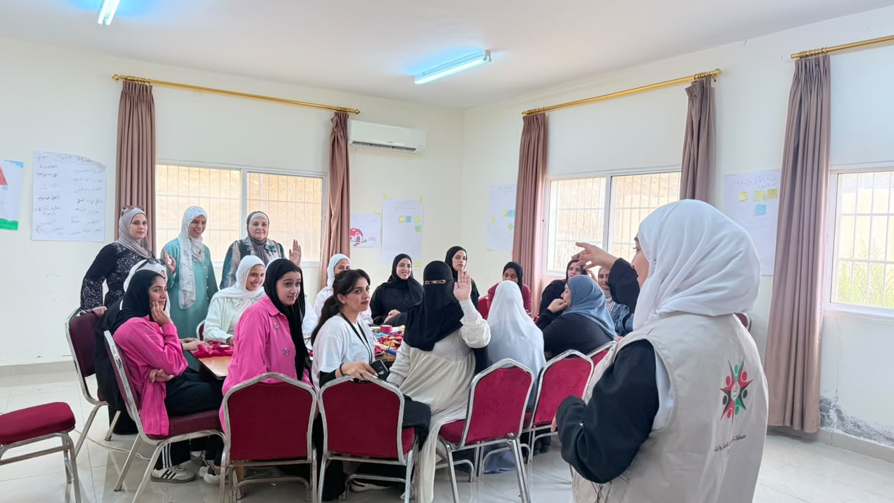 جلسة تعريفية بجائزة الحسين للعمل التطوعي في مركز شباب بيت راس 