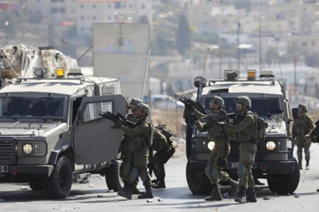 الاحتلال يقتحم بيت دقو شمال غرب القدس وينفذ حملة اعتقالات