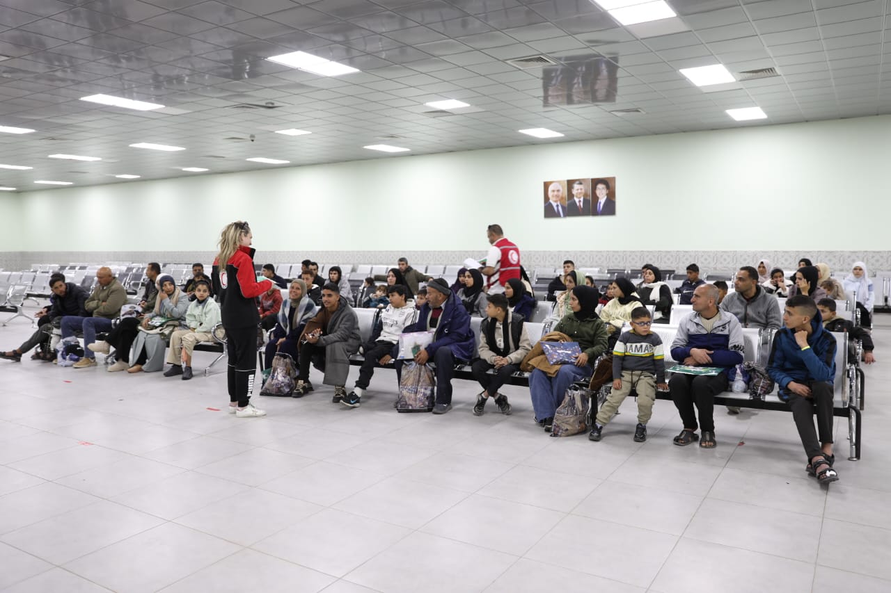 635 طفلا و1598 مرافقًا نقلهم الأردن من غزَّة للعلاج خلال عام 