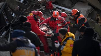 أكثر من 7300 وفاة في تركيا وسوريا جراء الزلزال المدمر