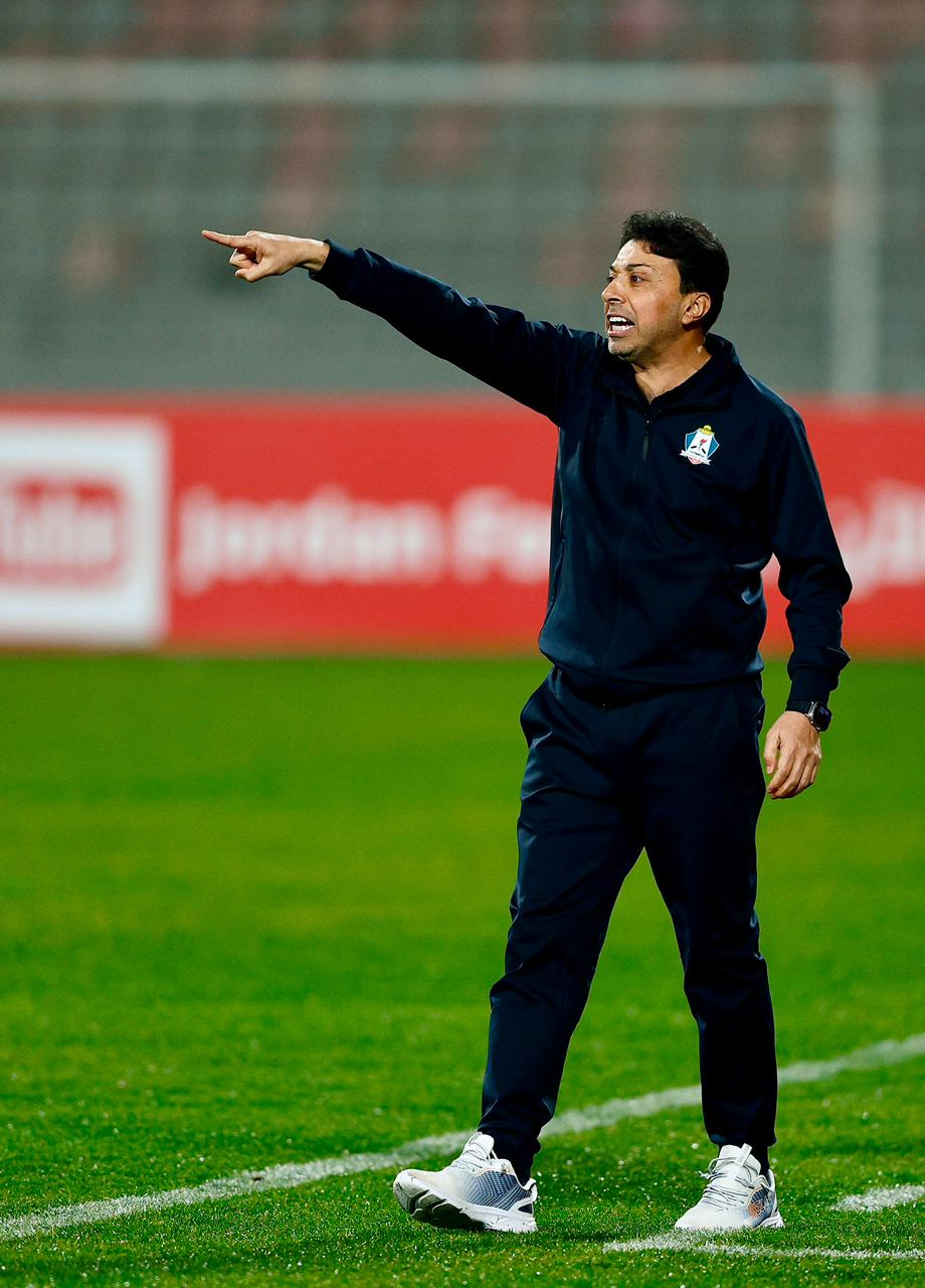 إدارة الوحدات تعلن دعهما لجمال محمود وفريقه الفني 