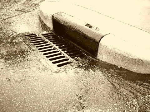 مطلوب تصريف مياه الامطار في مناطق بلدية دير الكهف 