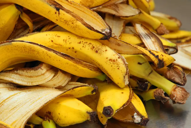 10 طرق ذكية لاستخدام قشور الموز في منزلك 