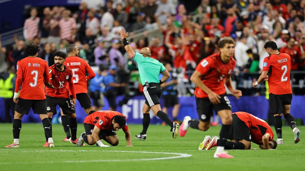 مصر تتعادل مع إيران 1-1 وتحتل وصافة مجموعتها بعد ضمانها التأهل
