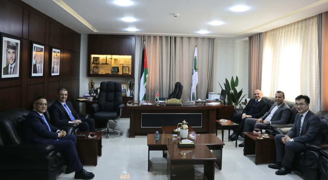 جامعة عجلون الوطنية توقّع مذكرة تفاهم مع شركة هواوي لتعزيز التعاون الأكاديمي والتقني