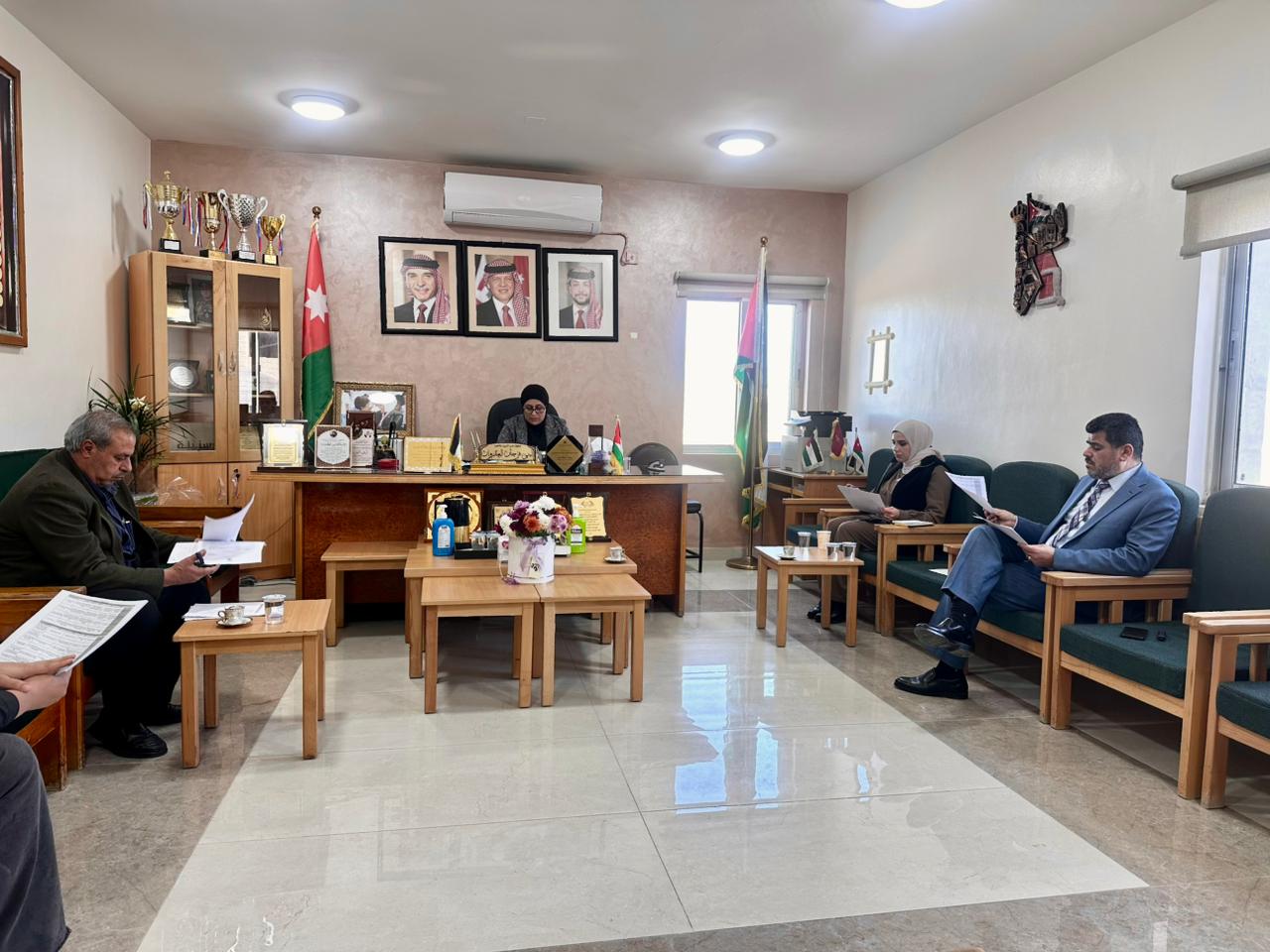 العدوان تبحث آليات تعزيز مبادرة لمدرستي أنتمي والارتقاء ببيئة التعليم