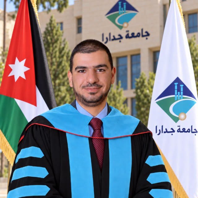 الدكتور أحمد منصور الخصاونه يهنئ أخية الدكتور محمد تعيينه عميدا 