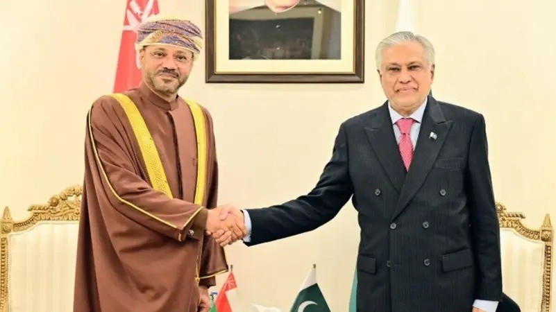 مسقط: نثمن دور باكستان في الحوار بين إيران وأميركا