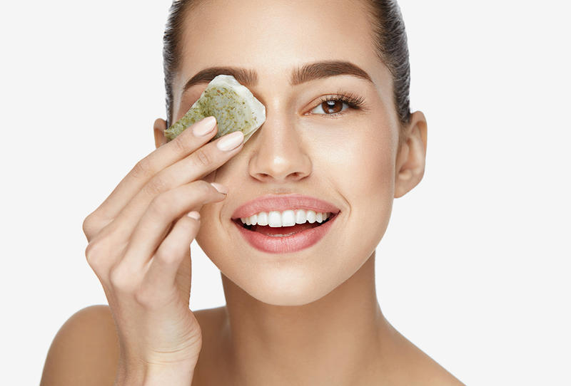 فوائد أكياس الشاي الجمالية لبشرتك وشعرك