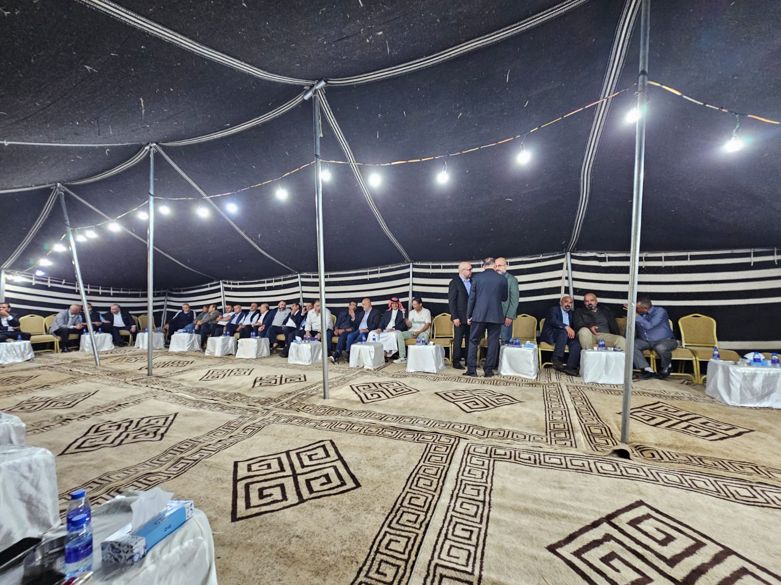 خريجو حقوق الأردنية يجددون عهد الزمالة في سهرة استثنائية في بيت الشعر