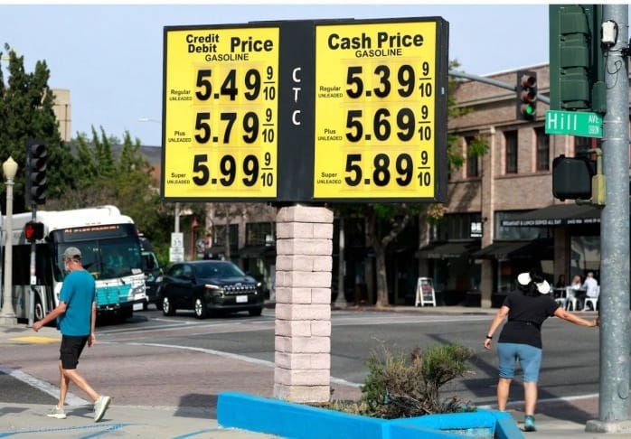 ارتفاع أسعار البنزين في امريكا إلى أكثر من 4 دولارات للجالون لأول مرة منذ 2022