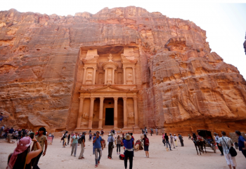 خلال الربع الأول ..  انخفاض أعداد الزوار الأجانب إلى الأردن 10%