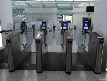 بوابات إلكترونية في المطارات والمنافذ الحدودية قبل نهاية 2024