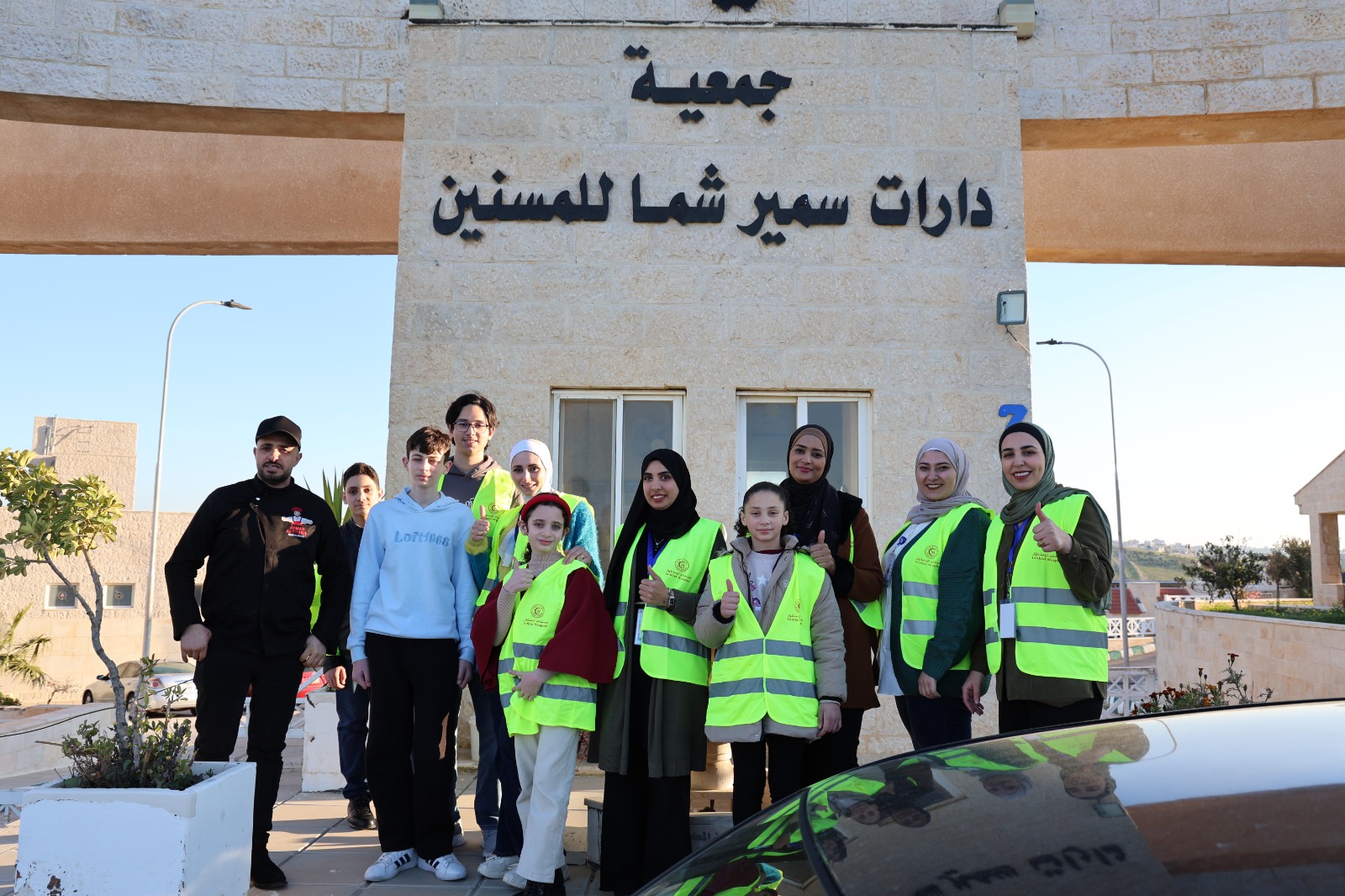 مستشفى الاستقلال يضيء قلوب المسنين بإفطار رمضاني في دارات سمير شما