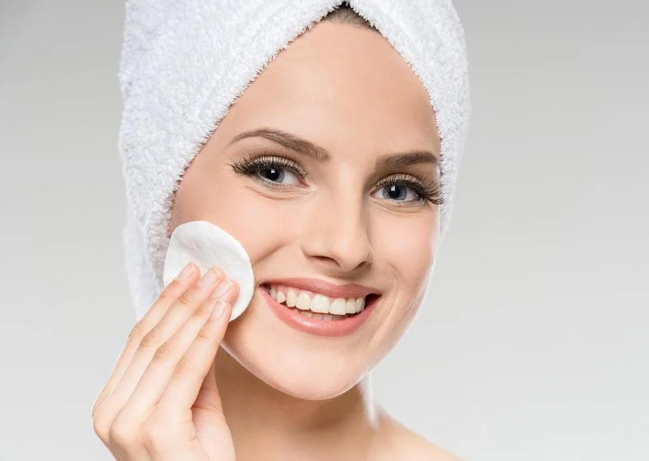 اللوشن المقشر ..  جرعة جديدة من الإشراق لبشرتك 