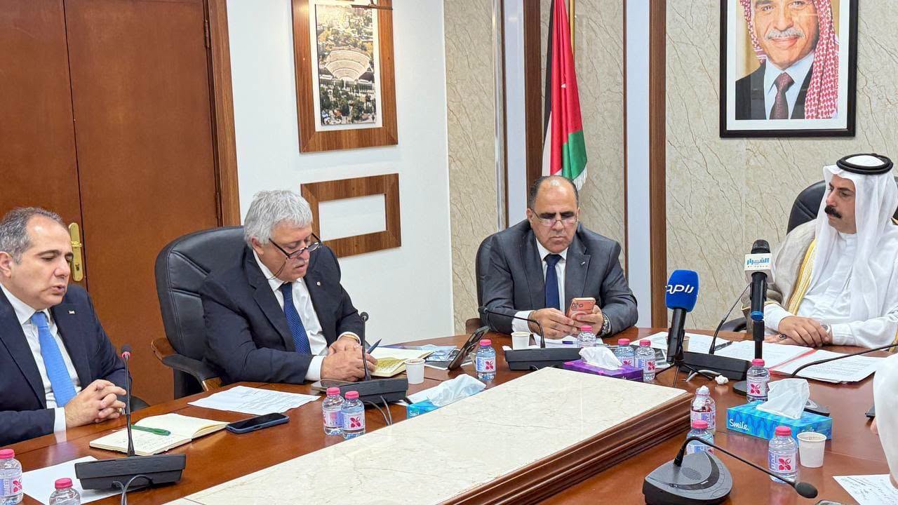 النقل النيابية تبحث تطوير قطاع النقل