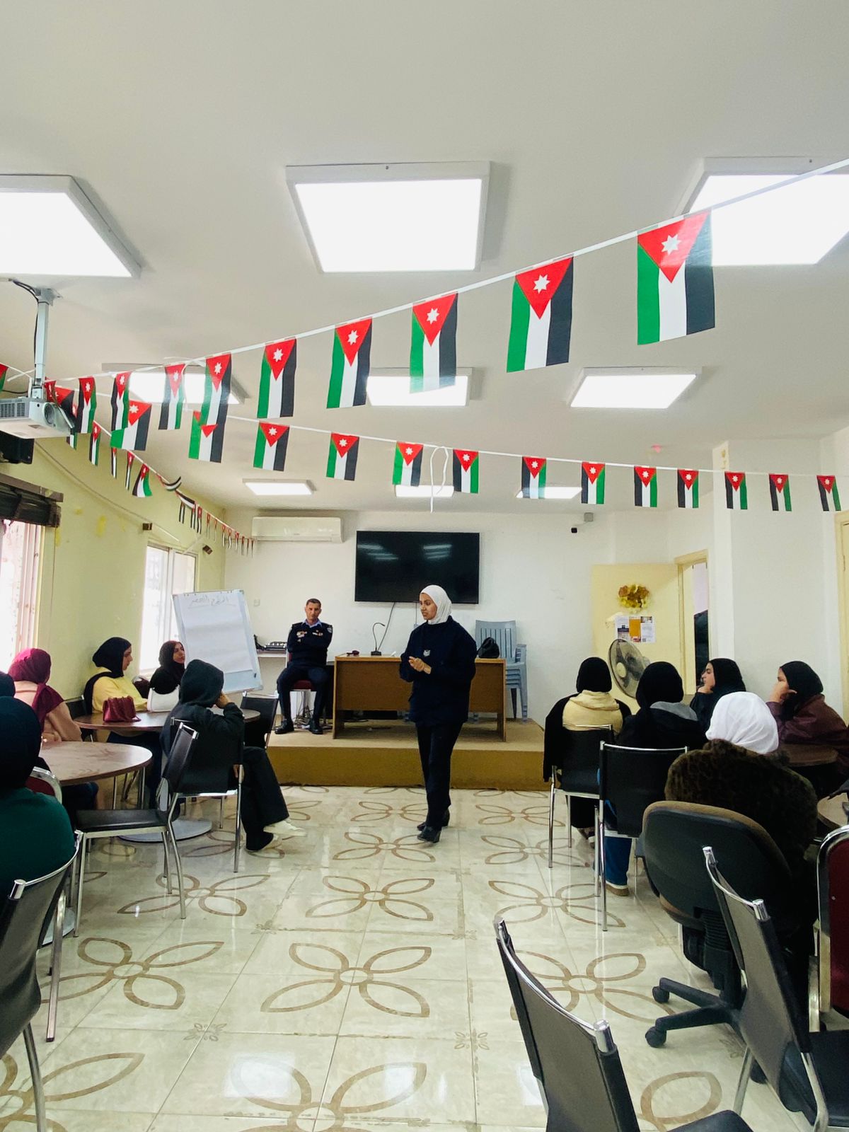 مركز شابات الوسطية ينفذ ورشة توعوية حول الحفاظ على البيئة