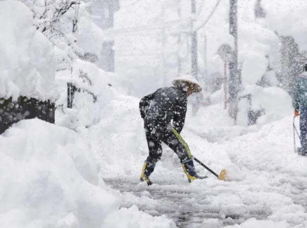 30 وفاة بسبب تراكم الثلوج في اليابان 