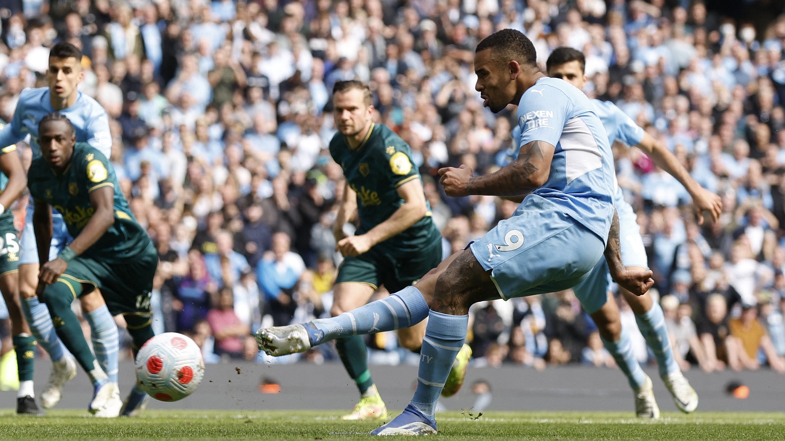 Ман сити вулверхэмптон 1 2. Ман сити ливерпуль. Илкай гюндоган ман сити лига чемпионов 2023. Манчестер сити уотфорд. Ливерпуль манчестер сити 4-2.