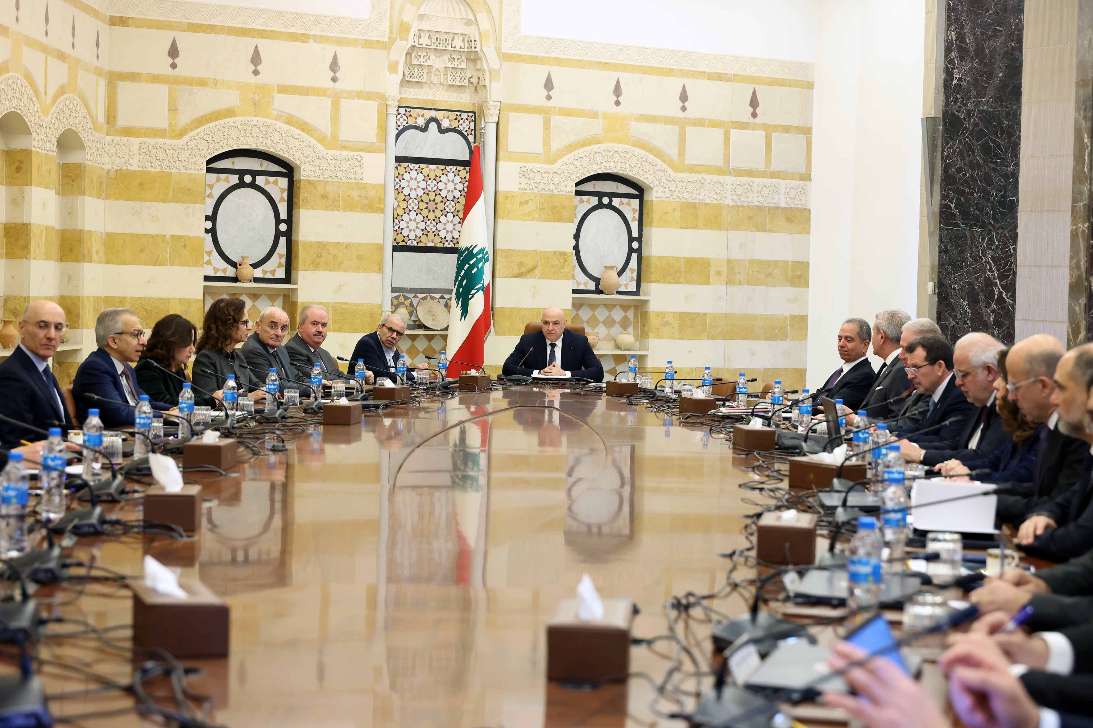 لبنان يعلن حظر أنشطة حزب الله 