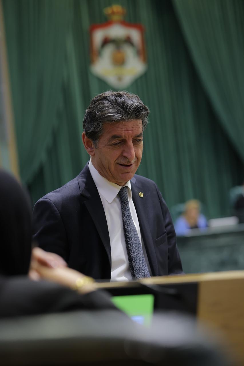 ضغط على الخلايلة للترشح لرئاسة النواب ..  والنائب يقرأ المشهد