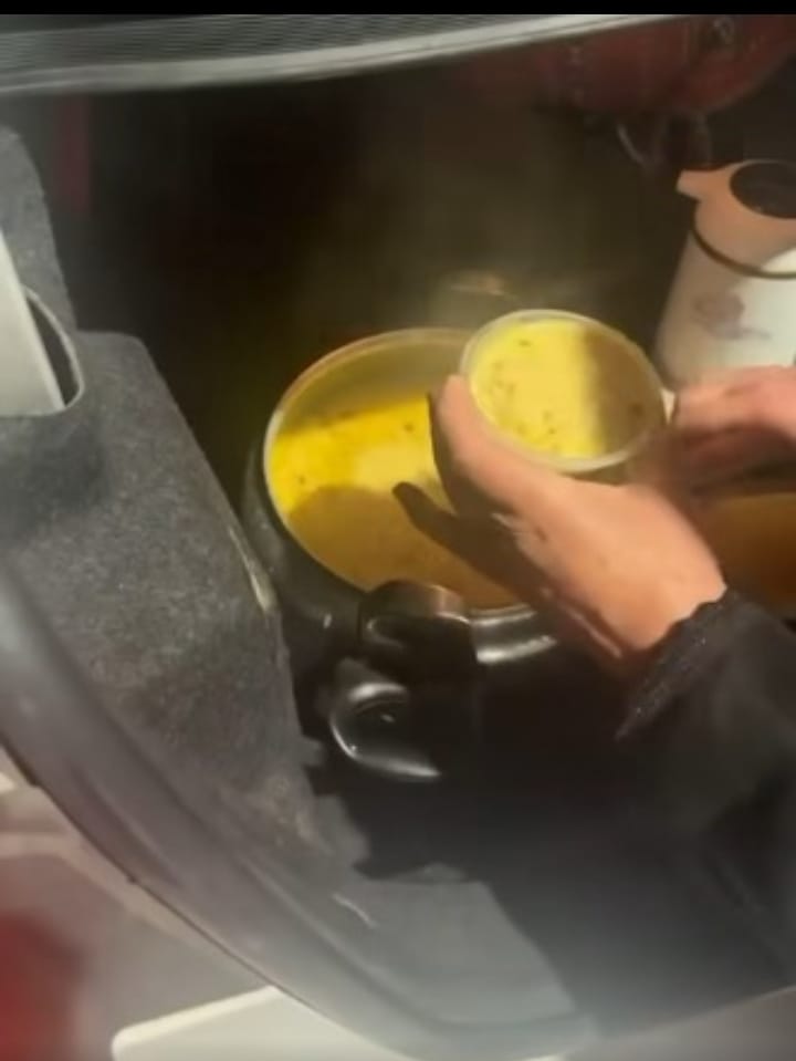 كركية تقدم طنجرة مدقوقة لكوادر البلدية بالميدان