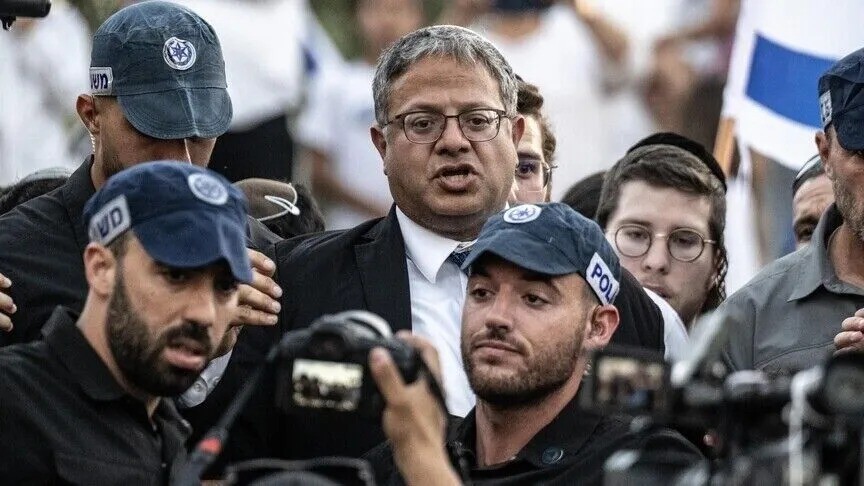 بن غفير يقتحم حائط البراق بالتزامن مع اقتحام ألف مستوطن للأقصى