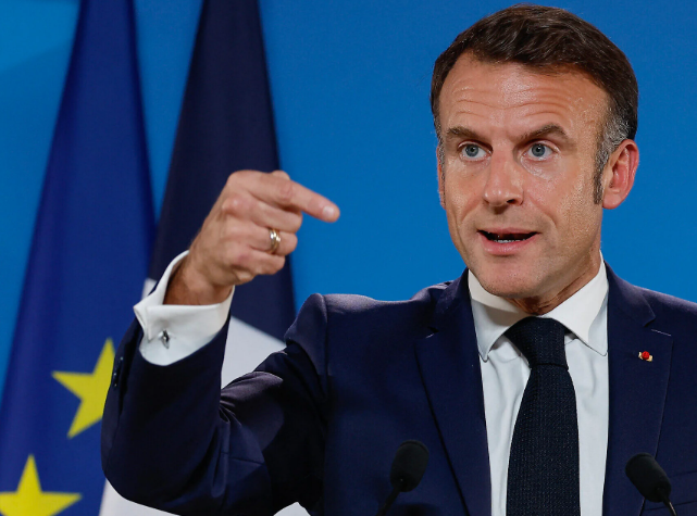 ماكرون يحذر إسرائيل من احتلال أراضٍ في لبنان 