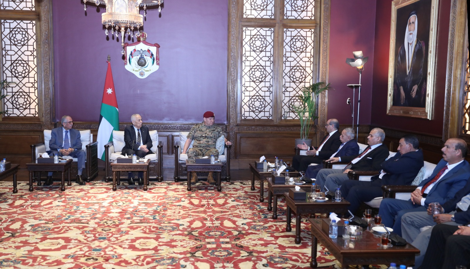 العيسوي يلتقي وفدا من اللجنة الوطنية للعسكريين السابقين