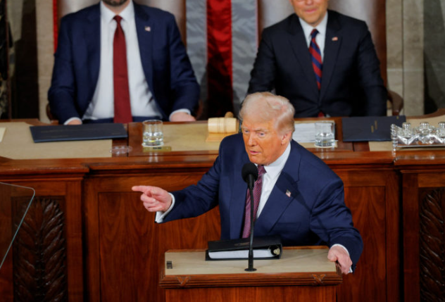 ترامب: أسعار النفط والبنزين قد تظل مرتفعة حتى تشرين الثاني 