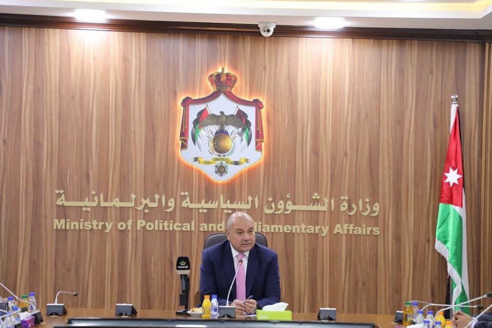 جامعة عجلون الوطنية تشارك في جلسة حوارية بوزارة الشؤون السياسية والبرلمانية حول دور مراكز الدراسات والاستشارات في منظومة التحديث