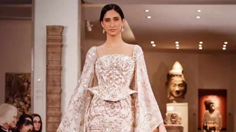 منال عجاج ..  أول سورية تعرض تصاميمها في باريس