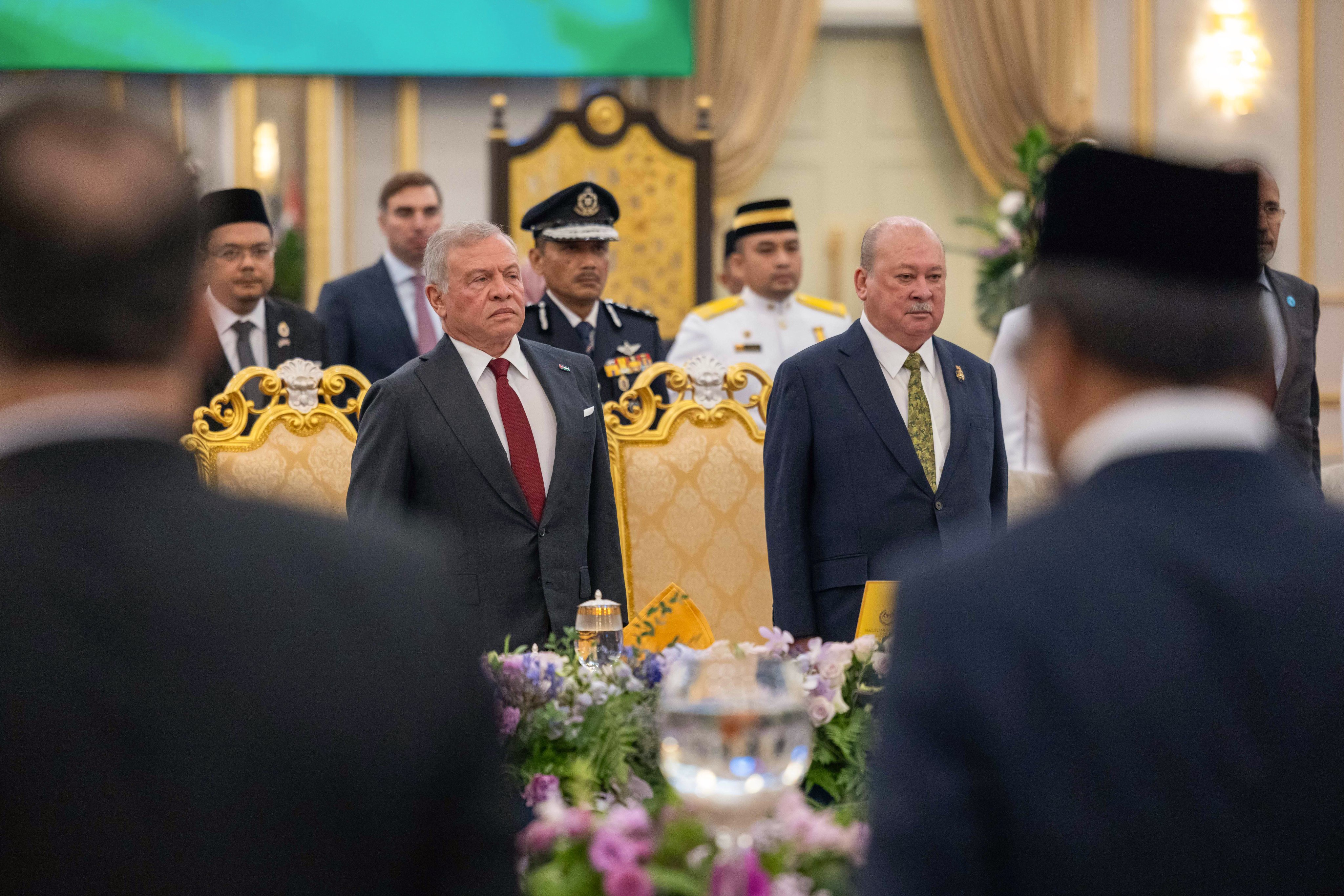 الملك يستهل زيارة الدولة إلى ماليزيا بعقد مباحثات مع العاهل الماليزي بكوالالمبور