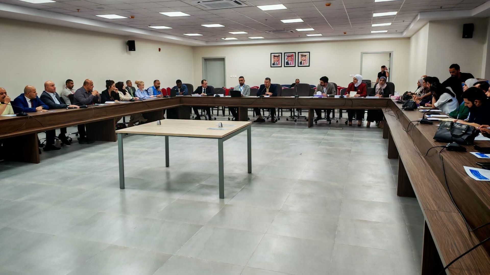 بحث التنسيق بين الجهات المعنية باللاجئين في إربد لرفع كفاءة الاستجابة الإنسانية