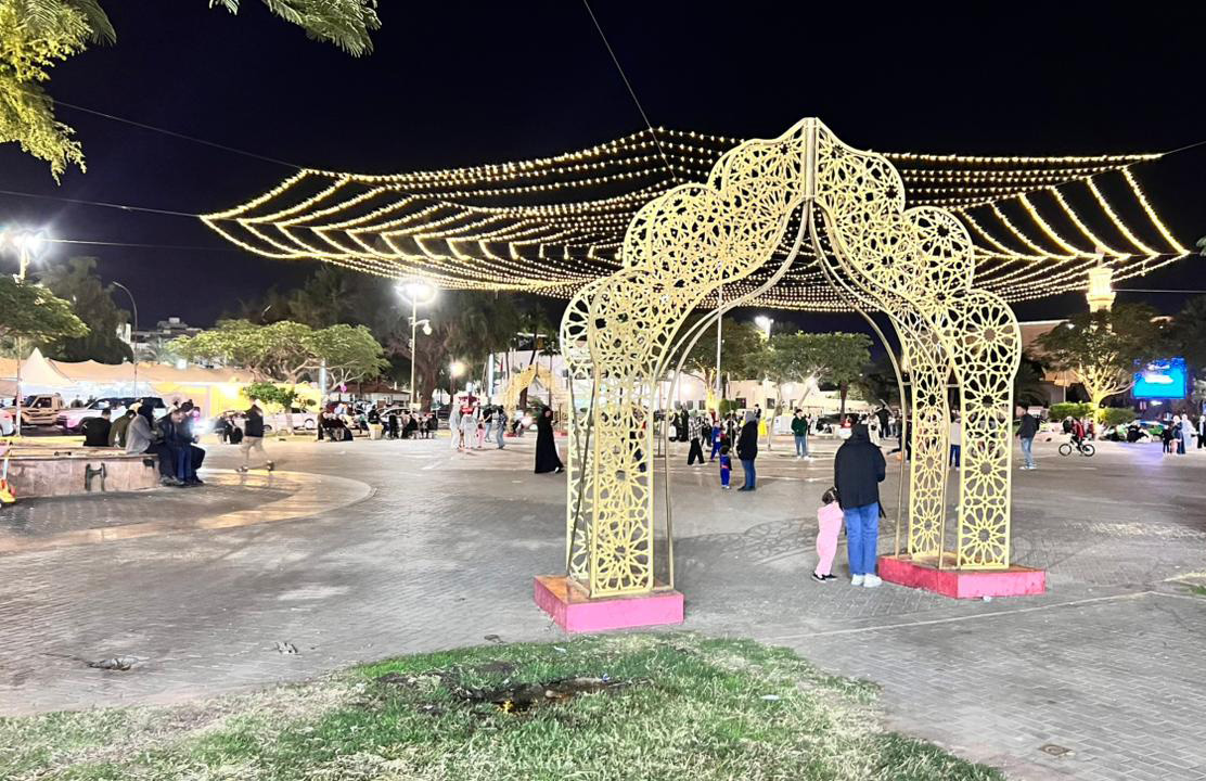 رمضان في العقبة ..  روحانية متوهجة وزينة تضيء المدينة