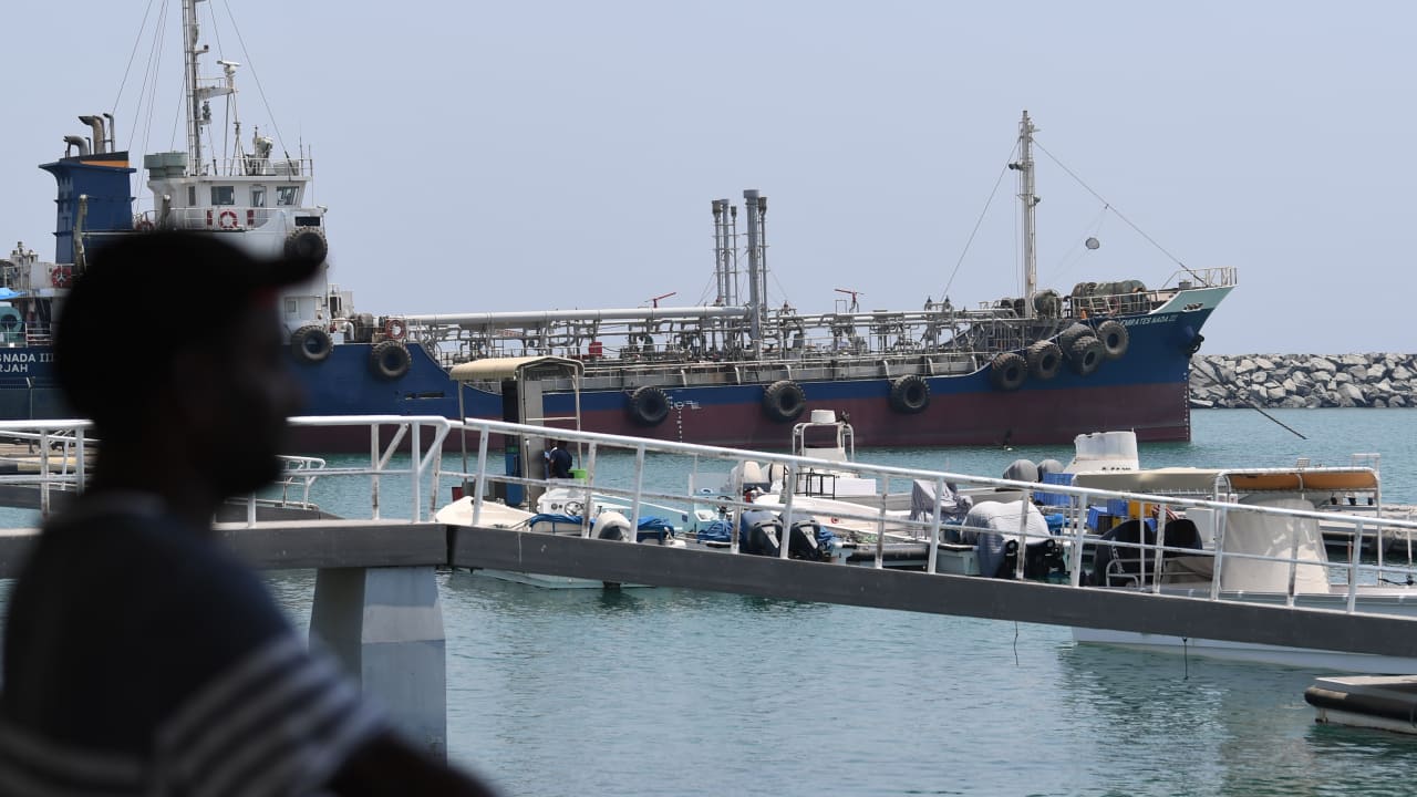 نحو 10% من أسطول الحاويات عالق بسبب التوترات بمضيق هرمز