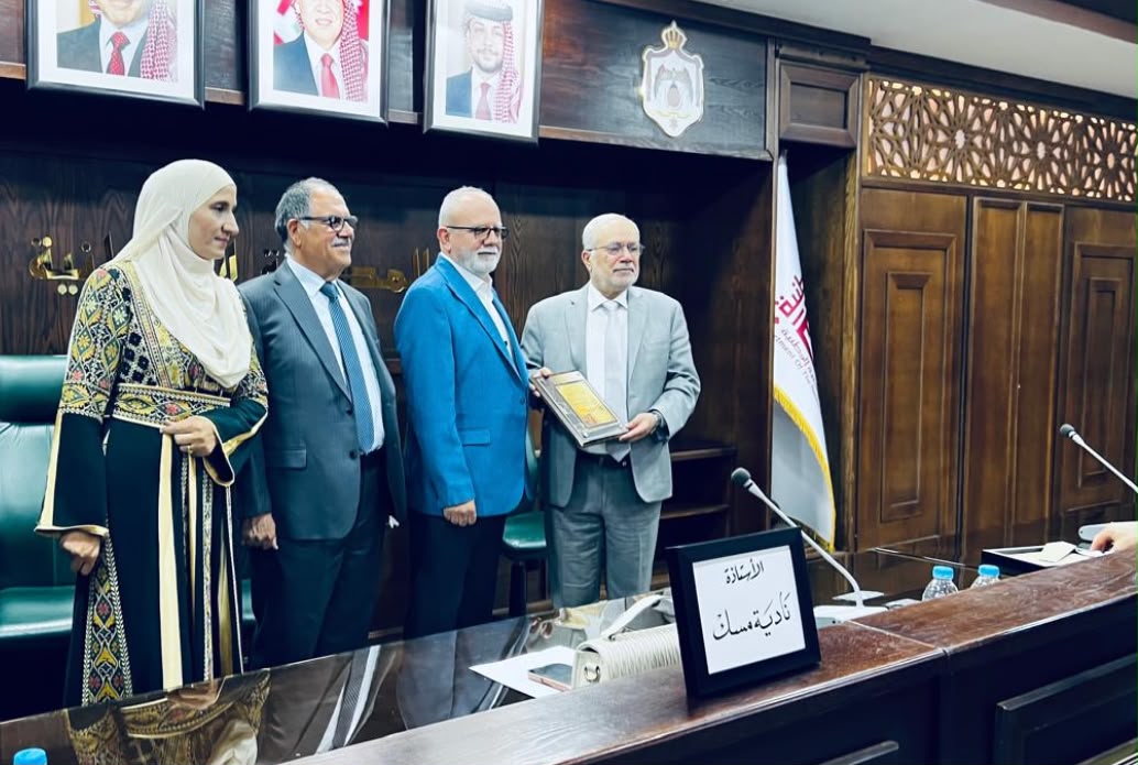 إشهار كتاب «العربي… كما عرفته الحكايا» للكاتب عياد عياد في المكتبة الوطنية