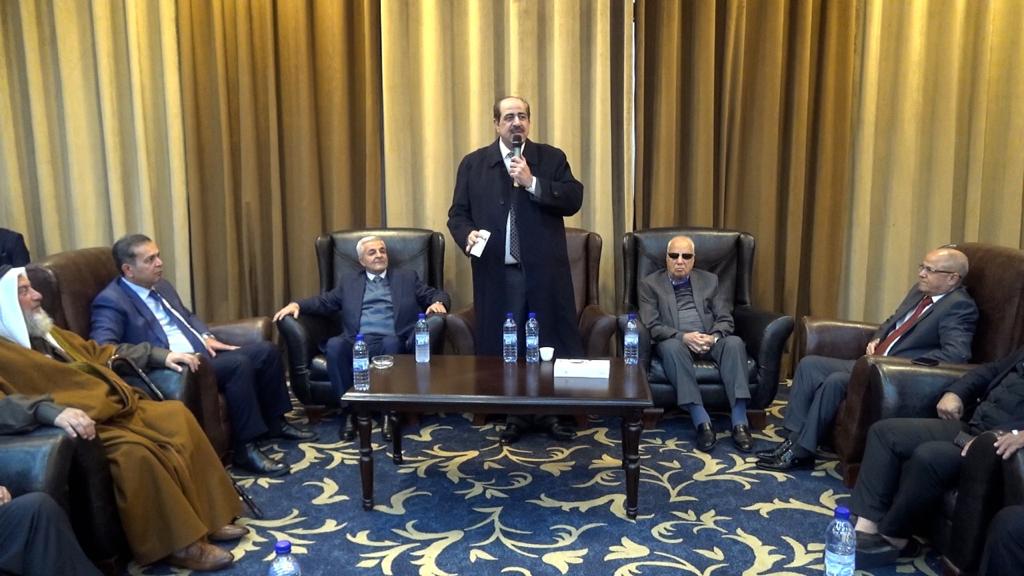 قشوع يطلب وأبو شيخه يعطي