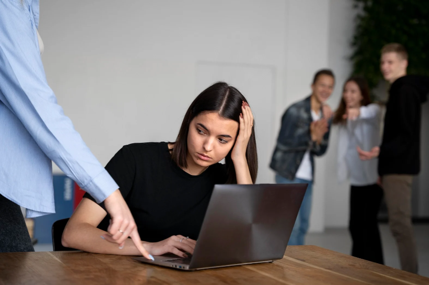 Verbal abuse…a weapon to harm the employee at work, but how?  |  Mix