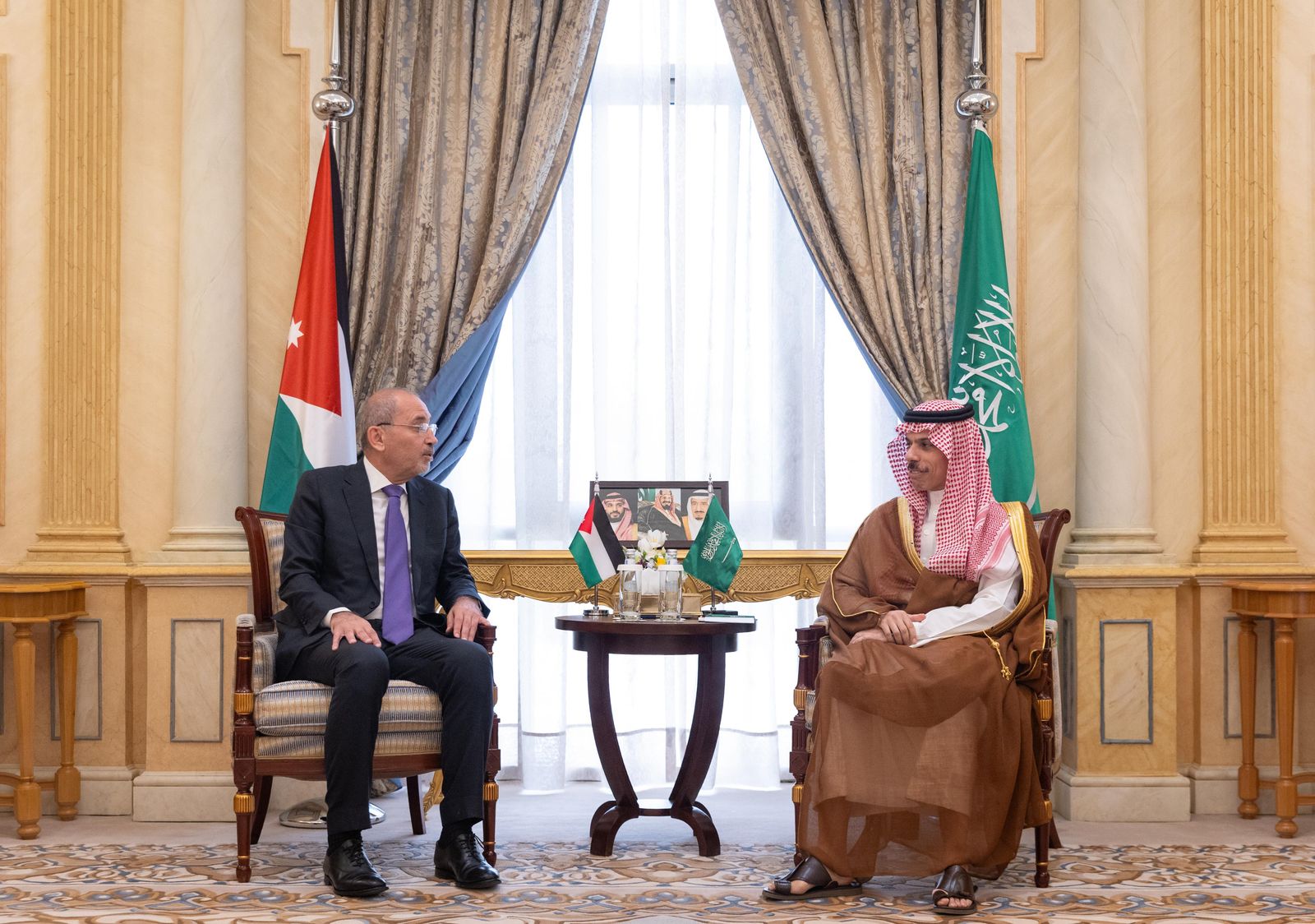 الأردن والسعودية يبحثان التصعيد وتداعياته على الامن والاستقرار 