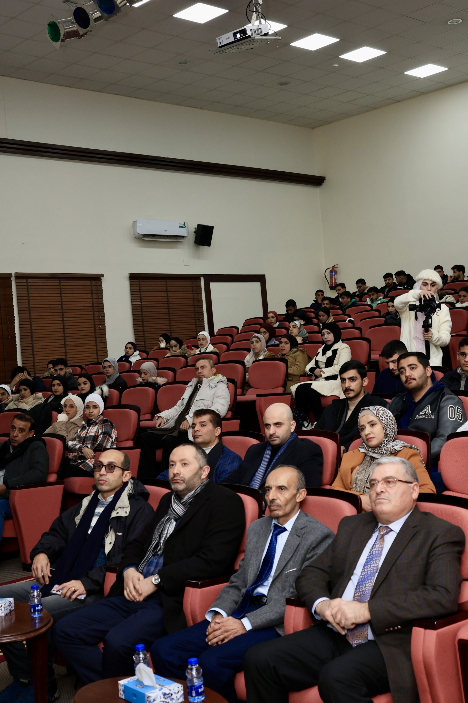 جلسة تعريفية بجائزة ولي العهد لأفضل تطبيق خدمات حكومية في جامعة الزيتونة الأردنية