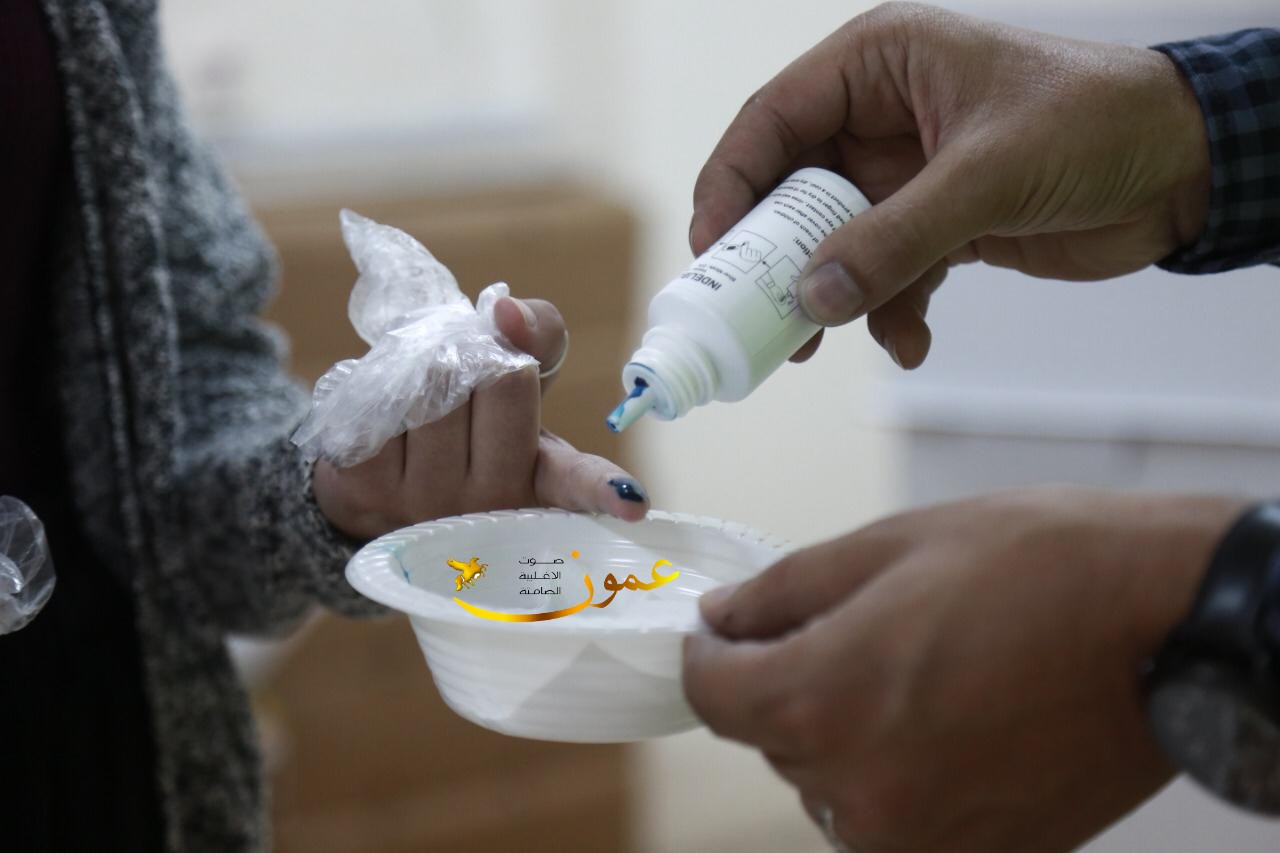 الأردنيون يدلون باصواتهم في الانتخابات النيابية (صور)