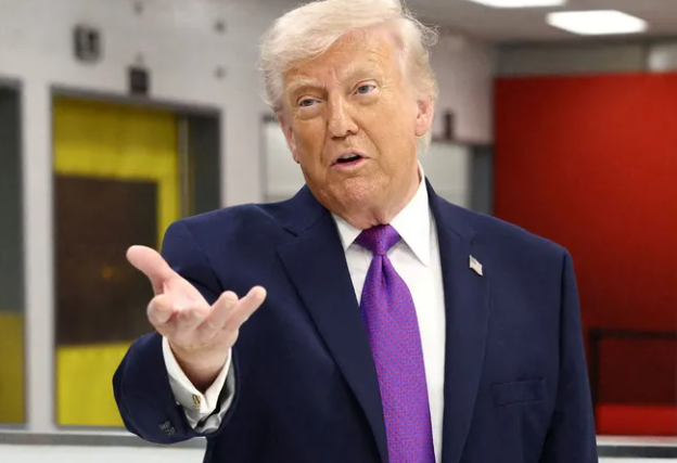 في سابقة تاريخية ..  ترامب يحضر جلسة في المحكمة العليا