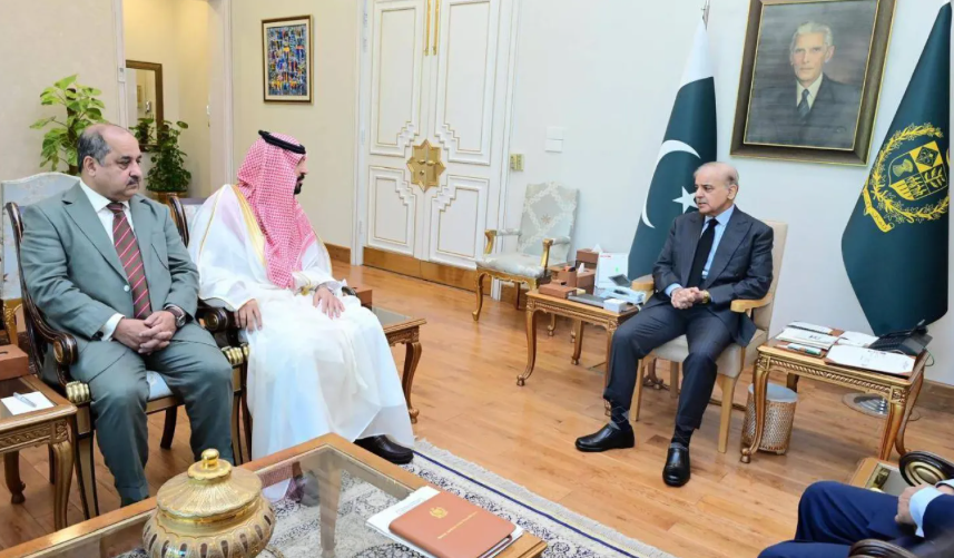 شهباز شريف: السعودية وباكستان تقفان معًا دائمًا