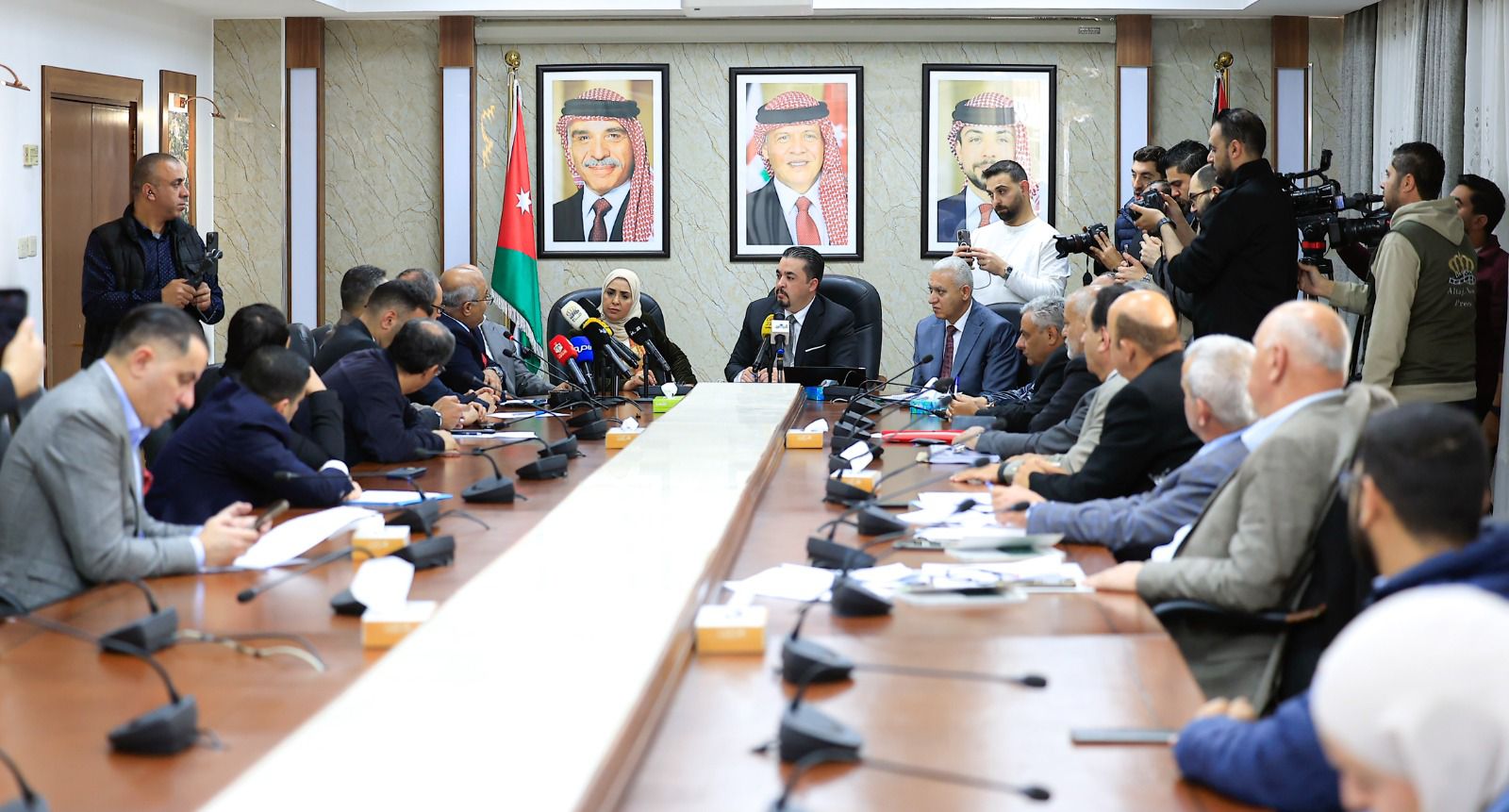 حواري: الصحافة شريك أساسي في مناقشة قضايا تمس حياة المواطنين