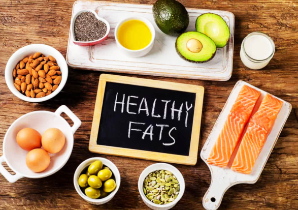 الدهون في نظامك الغذائي ..  أيها يضر الكبد؟ وكيف تحميها؟